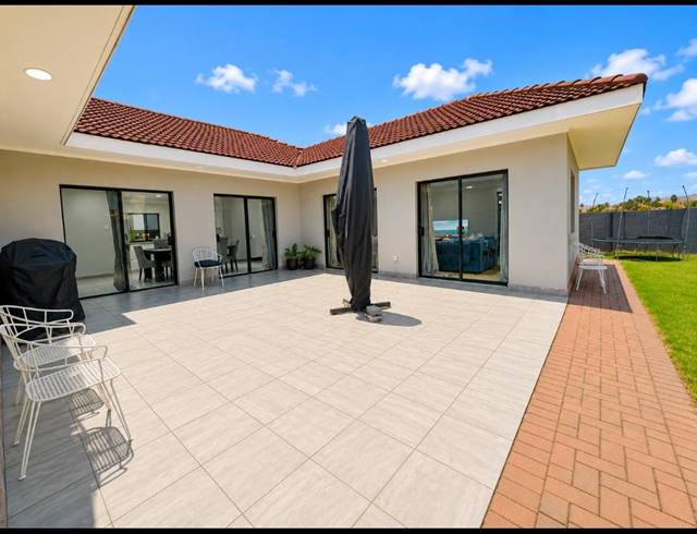 3 BEDROOM TOWNHOUSE FOR SALE IN ARCON PARK